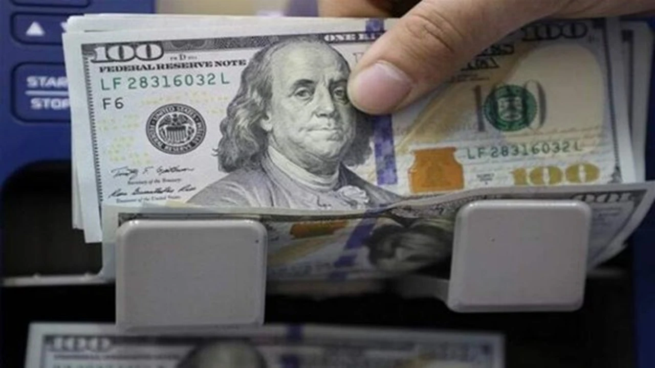 تراجع الدولار أمام الدينار في بغداد وأربيل